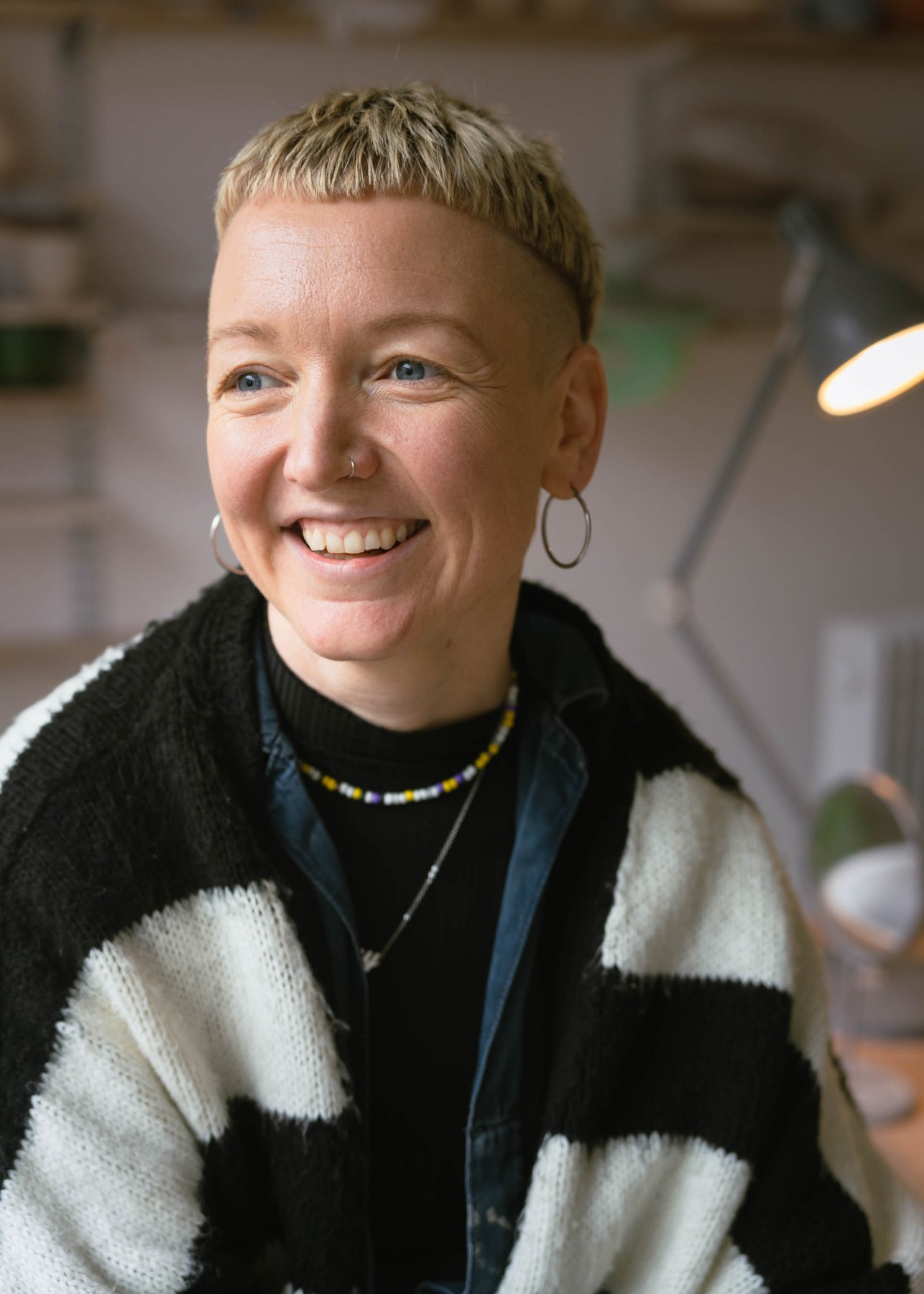 Porträt Köln Portrait Fotografie Fotoportät Corporate Fotografie Business Handwerk Annas selbstgemacht Keramik im WabiSabi Töpferstudio in Köln Mülheim