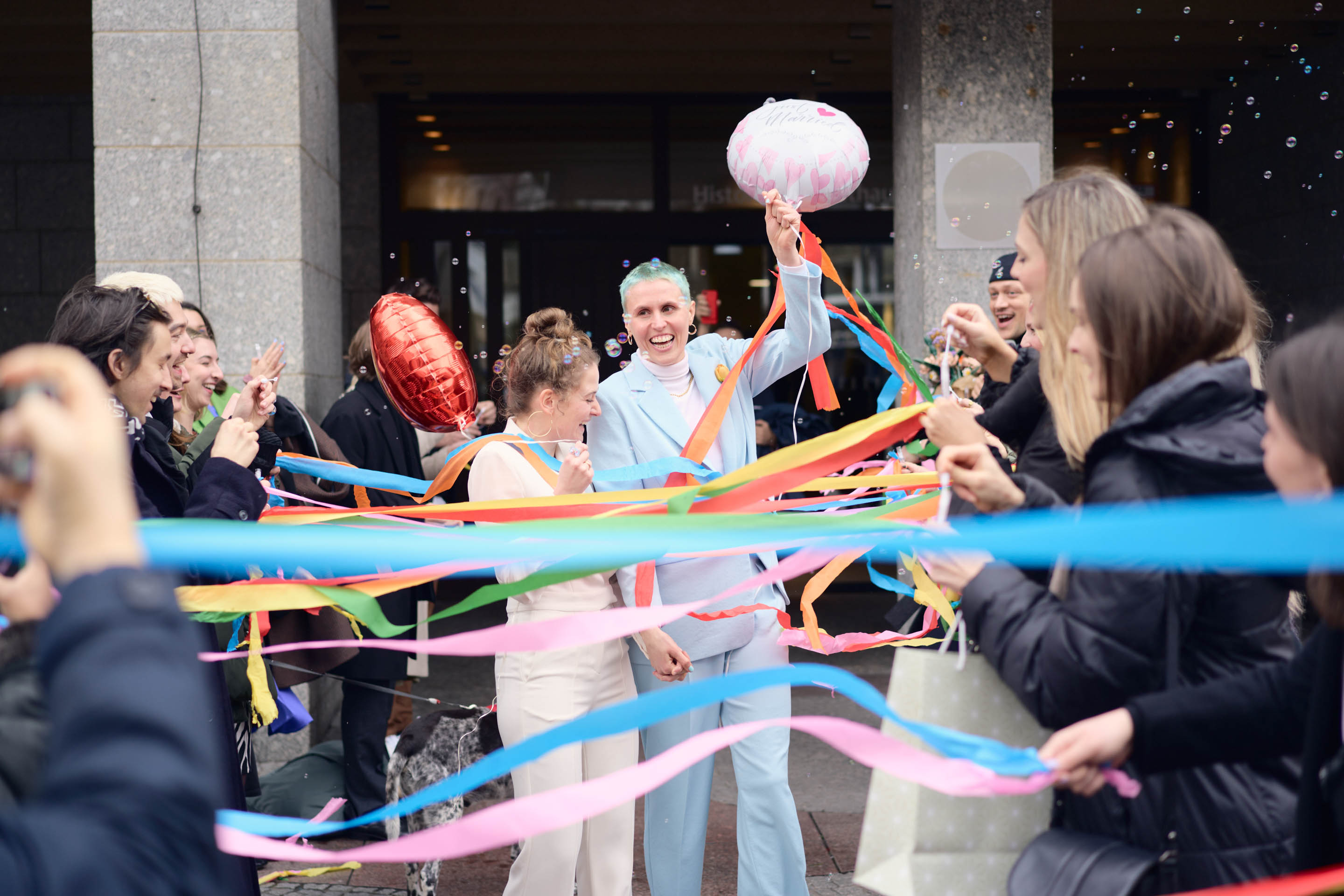 Hochzeitsfotograf Köln Köln Köln-Mülheim Bonn / Düsseldorf / Rheinland Standesamt Köln Hochzeitsfotografie Köln Heiraten Köln Hochzeit / Hochzeiten Brautpaar / Braut / Bräutigam Reportagefotografie Emotionale Hochzeitsbilder Standesamt / Kirche / Freie Trauung