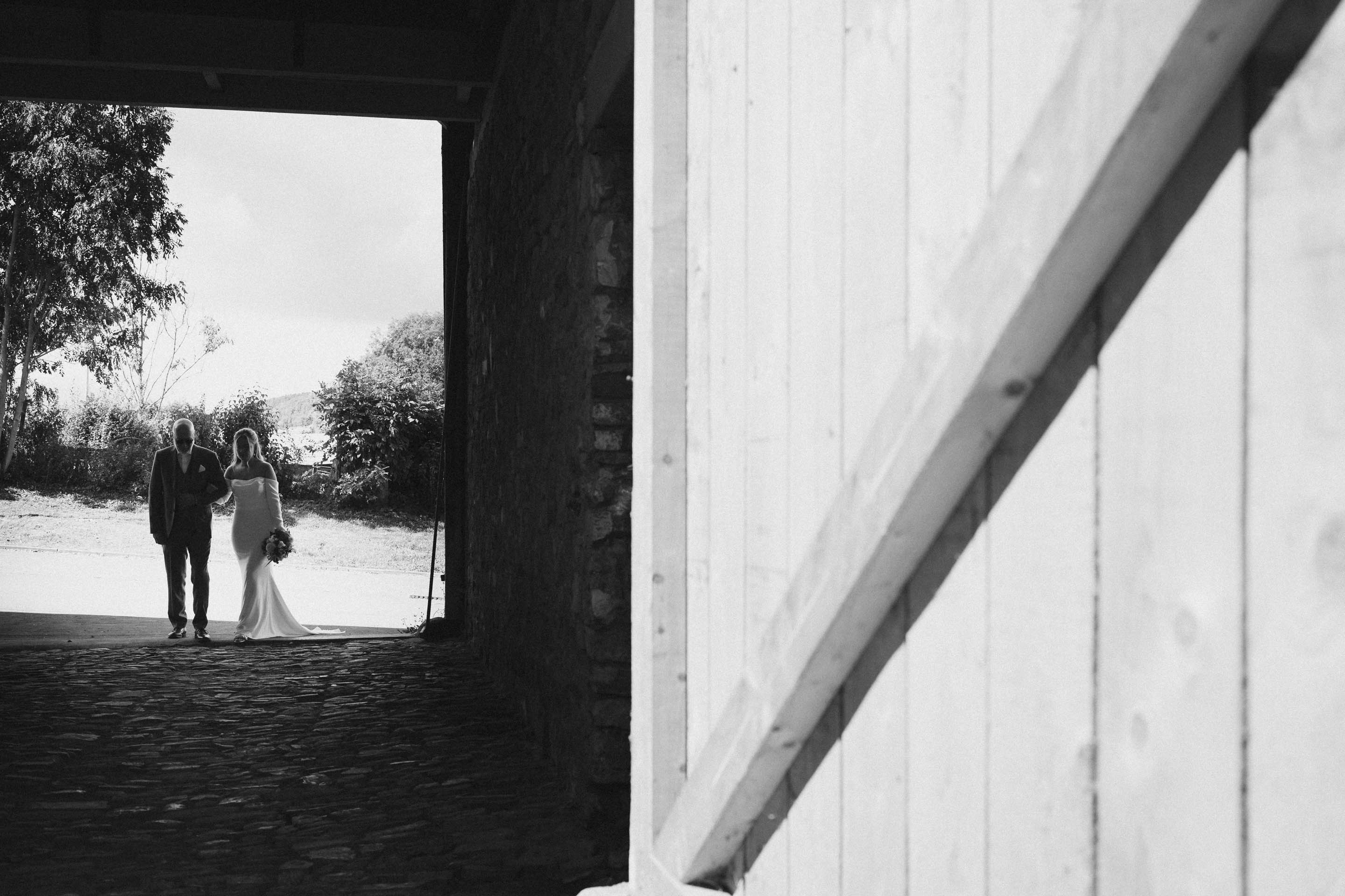 Hochzeitsfotograf Köln Hochzeit im Sauerland Braut mit Vater
